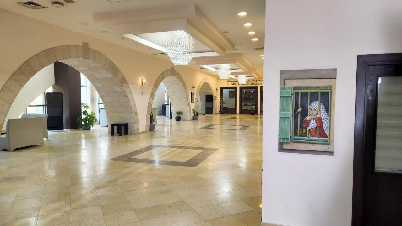 Red Crescent Guesthouse Рамала Екстериор снимка