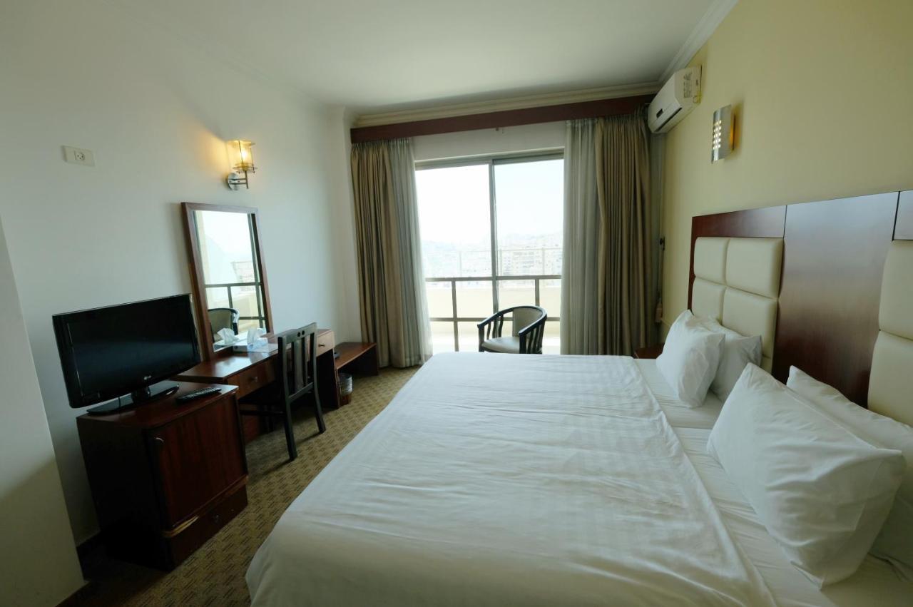 Red Crescent Guesthouse Рамала Екстериор снимка