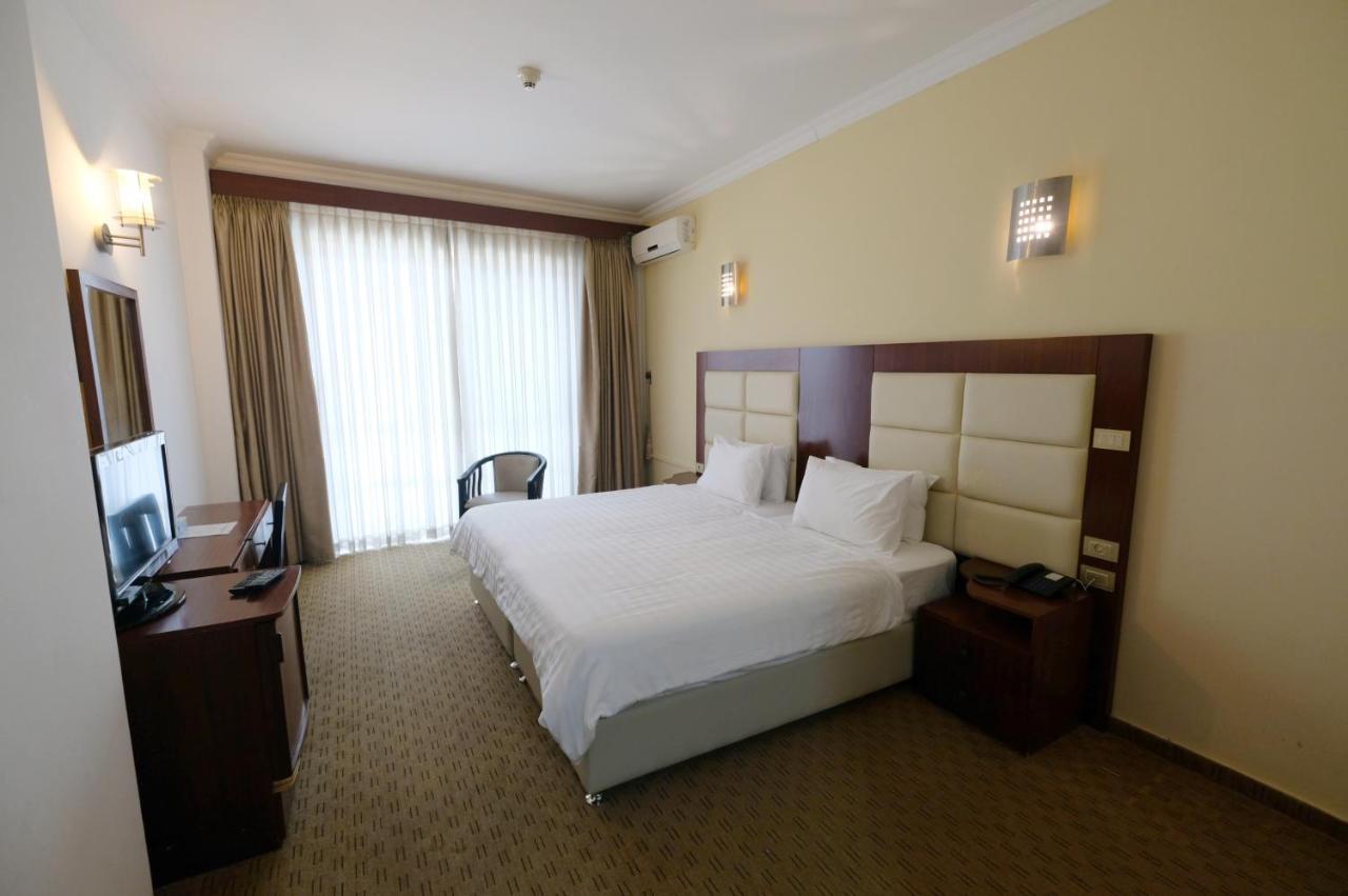 Red Crescent Guesthouse Рамала Екстериор снимка